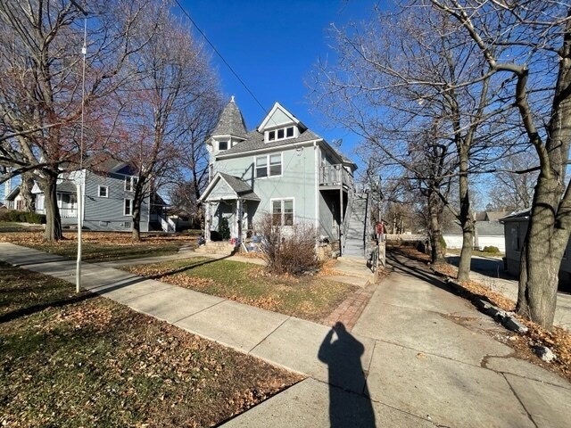 Primary Photo - 137 E Washington St