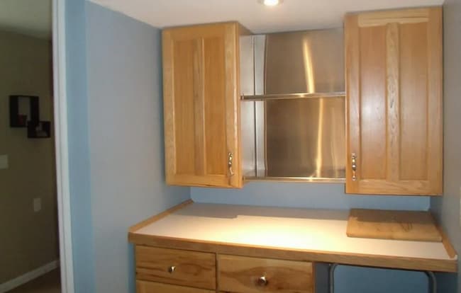 Building Photo - 504 S Wolf Creek Pike