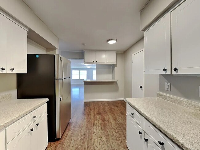 Foto del edificio - 926 N Waterview Dr