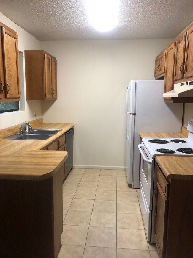 kitchen - 123 C Liberty Road