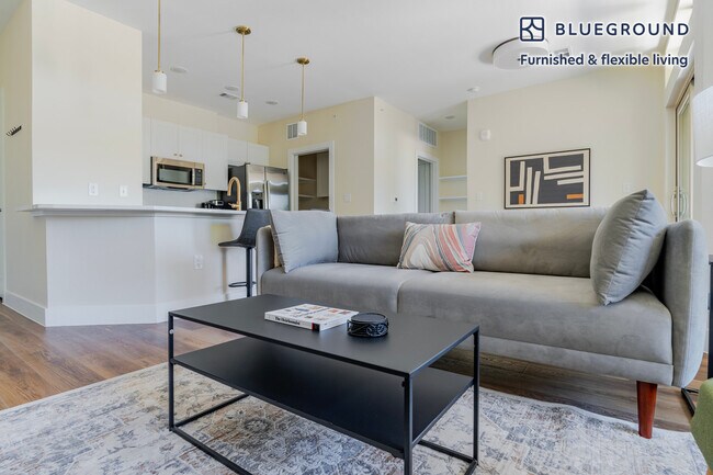 Foto del edificio - 1501 W Howard Ln