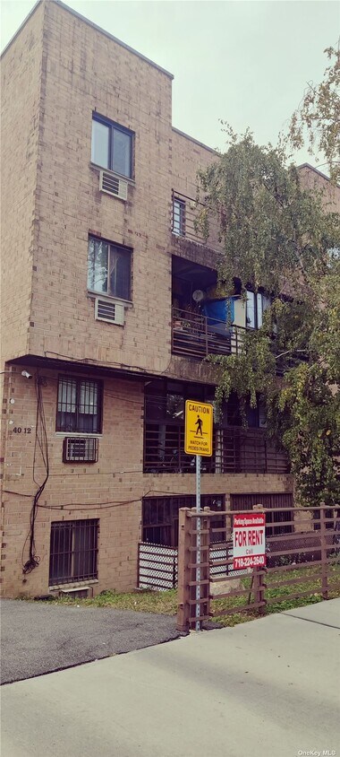 Primary Photo - 40-12-40149 149th St