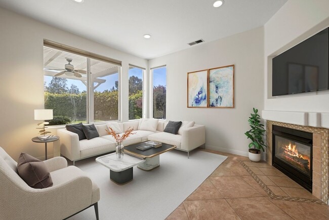 Building Photo - 27815 Sunflower Ct