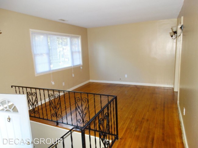 Foto del edificio - 1612 Barrington Ln NE