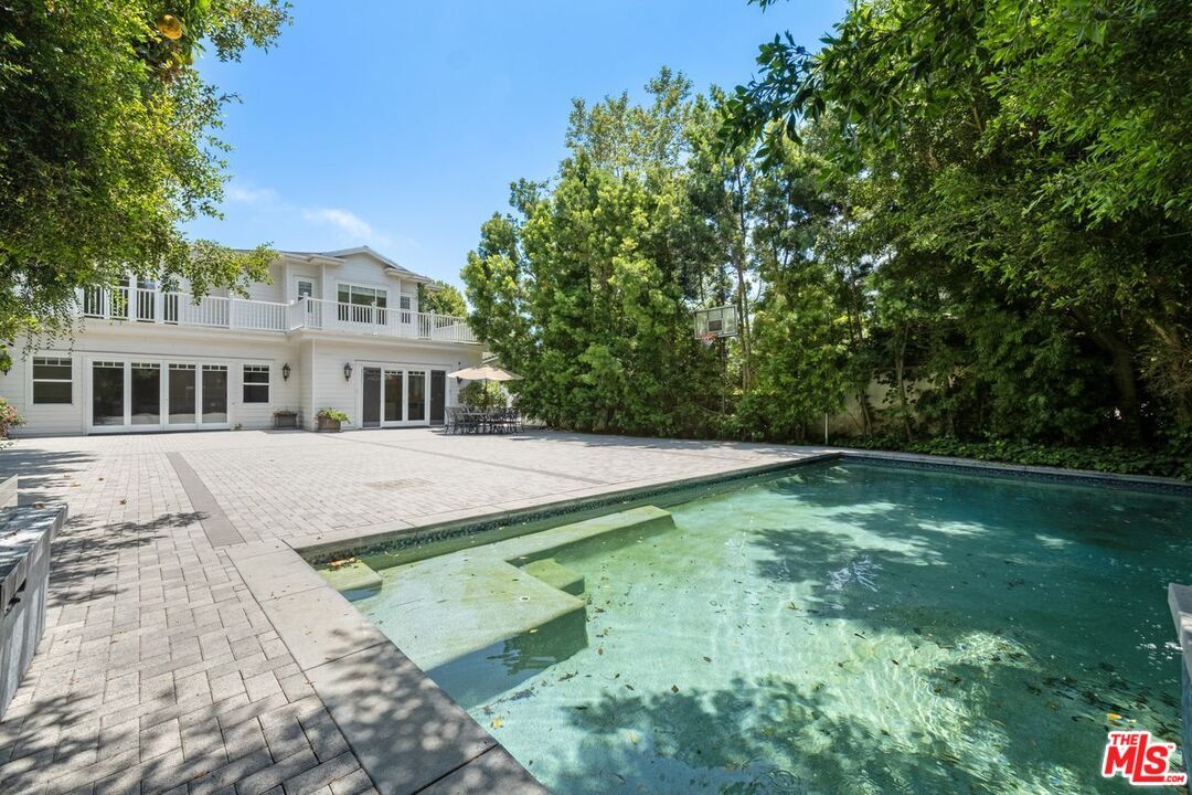 Foto principal - 453 S Bentley Ave