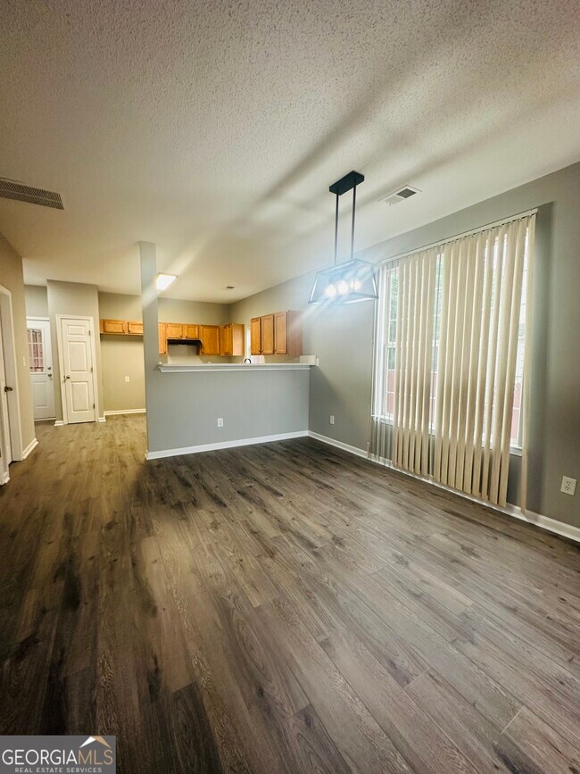 Foto del edificio - 7302 Wagon Wheel Ct