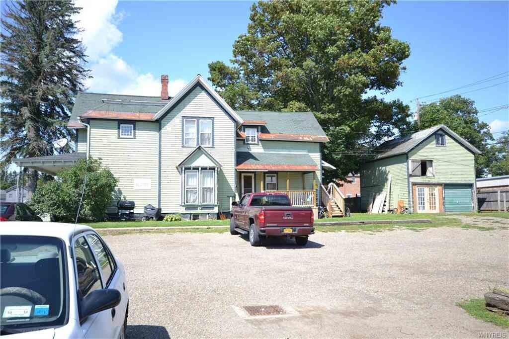 Building Photo - 19 Academy St
