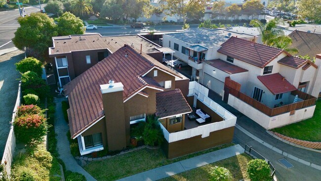 Building Photo - 101 Avenida Las Brisas