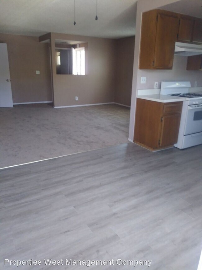 Foto del edificio - 2330 S Grand Ave
