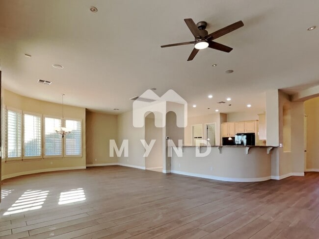 Foto del edificio - 13344 W Coronado Rd