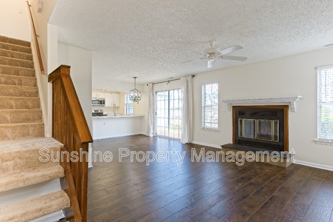 Building Photo - 111 Castilian Dr