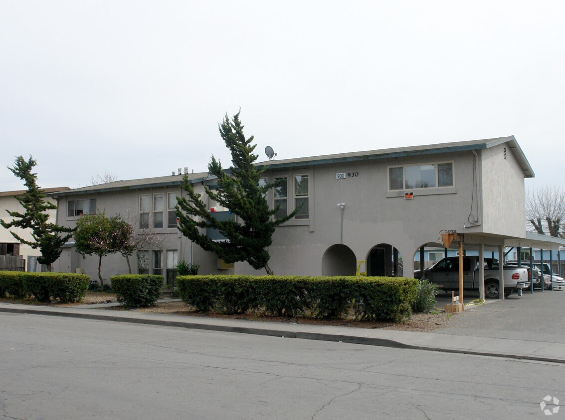 Primary Photo - 930 Sunset Ave