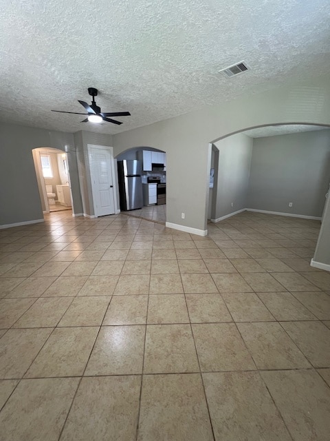 Building Photo - 1205 W Wrenway Ave