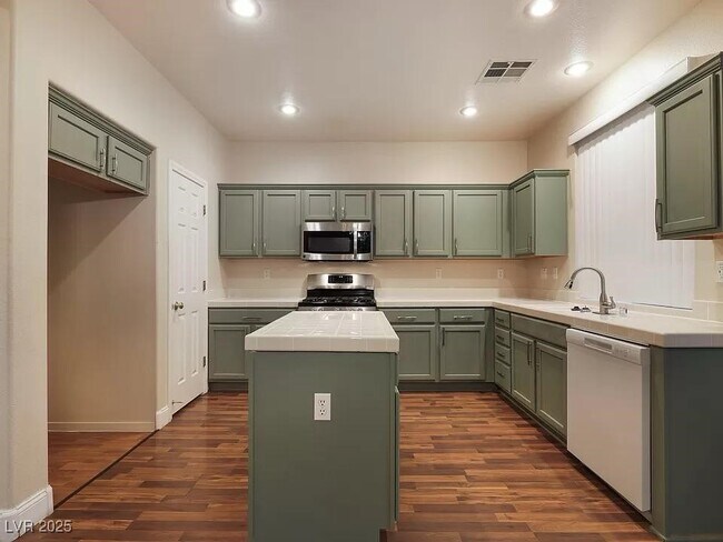 Foto del edificio - 3421 Sun Rhythm St