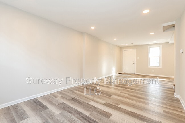 Foto del edificio - 10 W 8th St