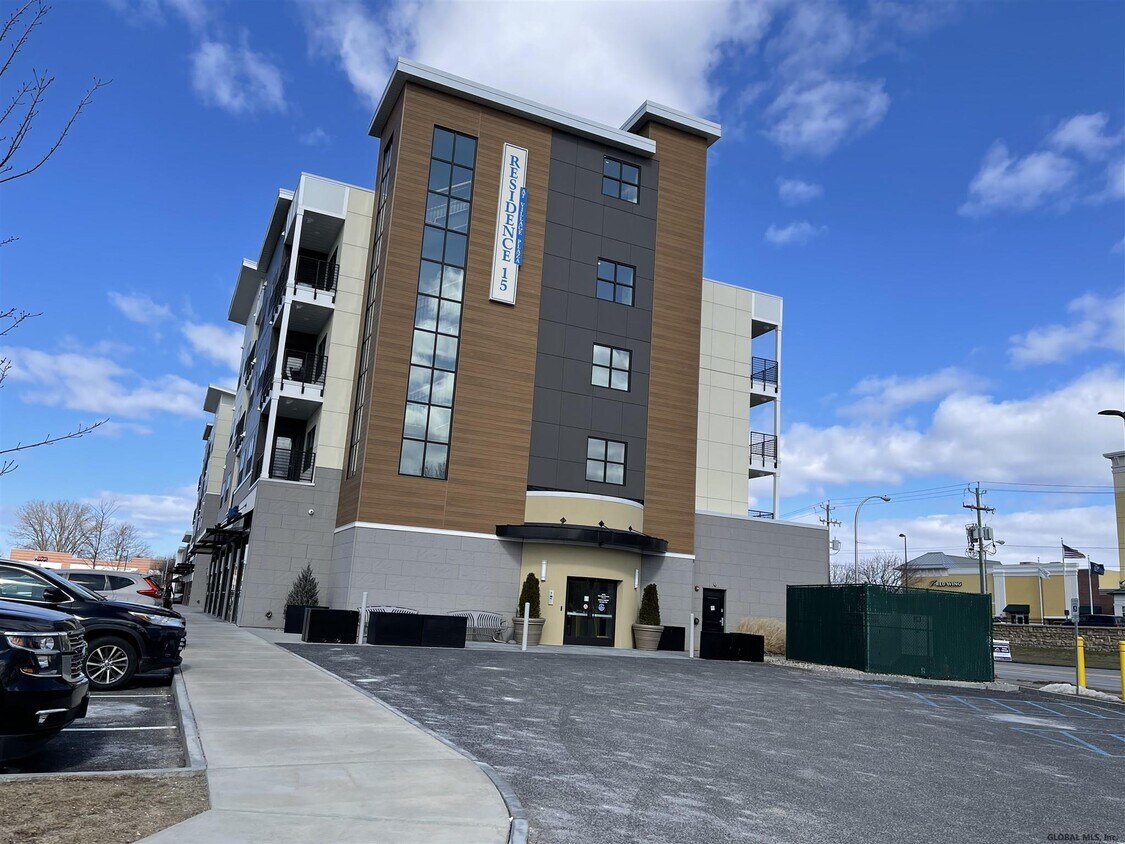 15 Clifton Country Rd Unit 402, Clifton Park, NY 12065 Apartment for