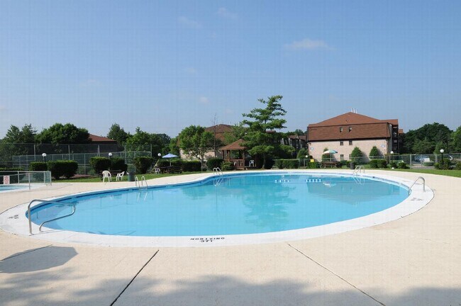 Building Photo - 1403 Green Hollow Dr
