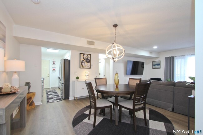 Building Photo - 1 Concorde Way