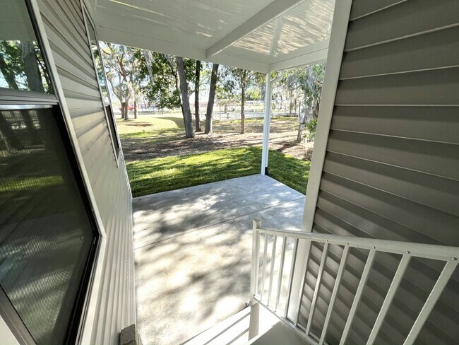 Building Photo - 113 Hill Cir