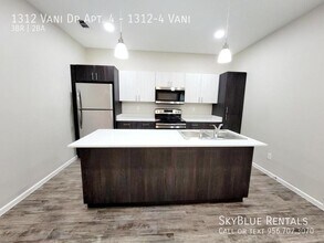 Building Photo - 1312 Vani Dr