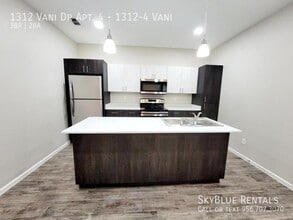 Building Photo - 1312 Vani Dr