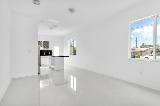 Foto del edificio - 785 SW 7th Ave