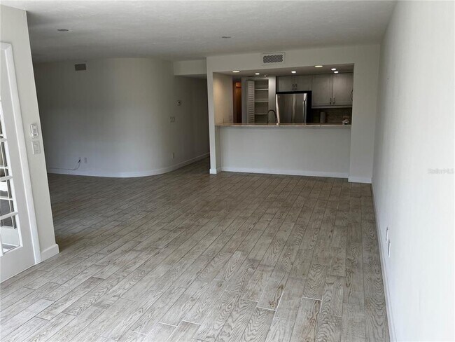 Foto del edificio - 825 S Osprey Ave