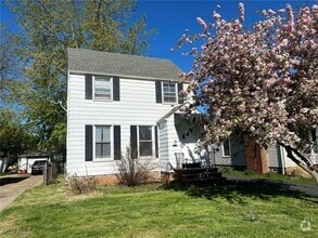 Building Photo - 304 E 248th St