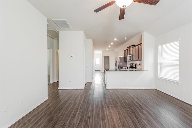Foto del edificio - 23735 Woodgreen Terrace Dr