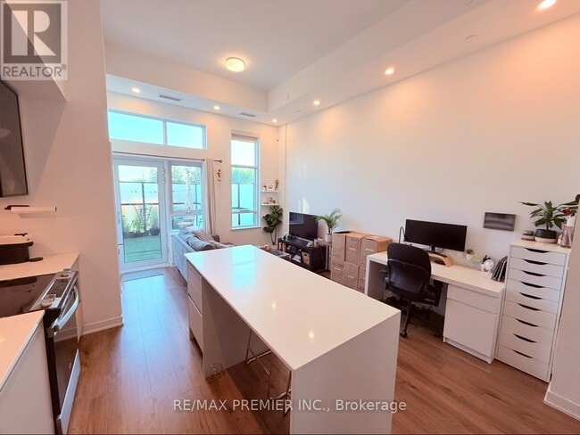 Photo du bâtiment - 405-405 Dundas St W