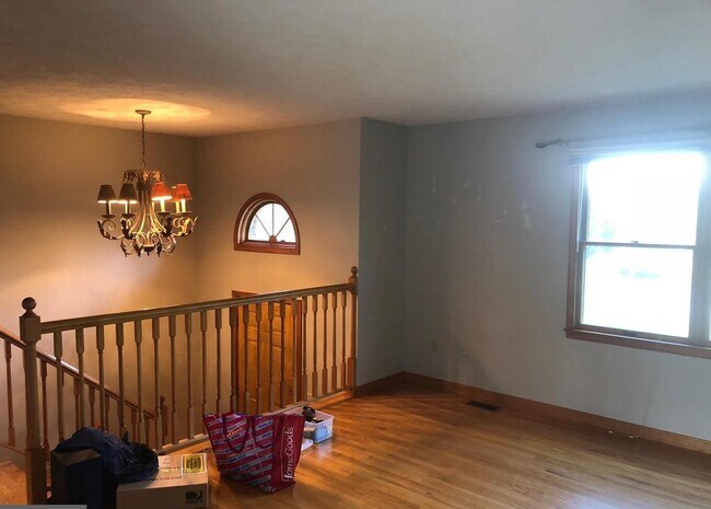 Building Photo - 315 Redwood Ct
