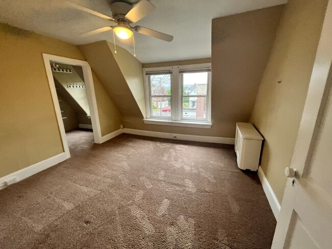 Building Photo - Modern 3-Bedroom Apartment in the Heart of Conshohocken | $2,400/Month