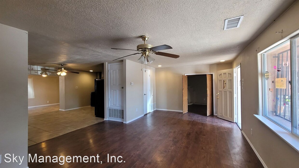 Primary Photo - 3 br, 1.5 bath House - 7121 Isleta Blvd. SW