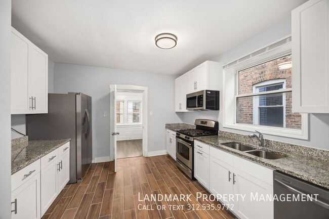 Foto del edificio - 3817 N Sawyer Ave