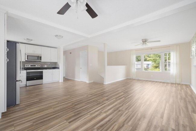 Building Photo - 130 Greenmeadow Ln