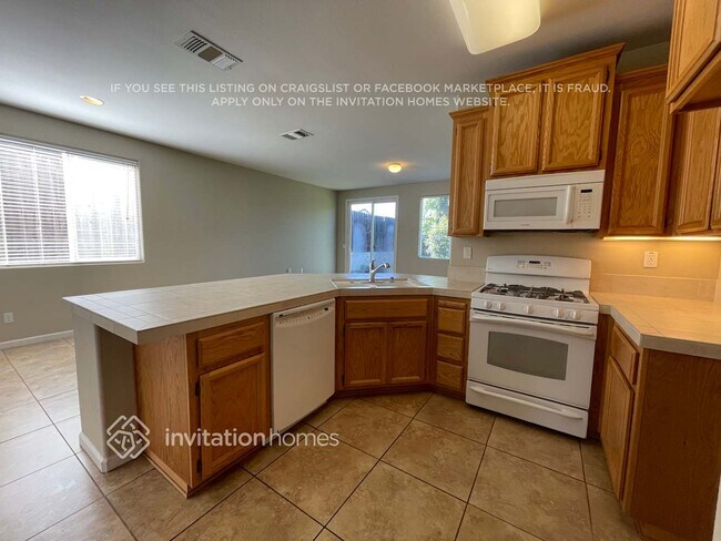 Foto del edificio - 4232 Crumley Way