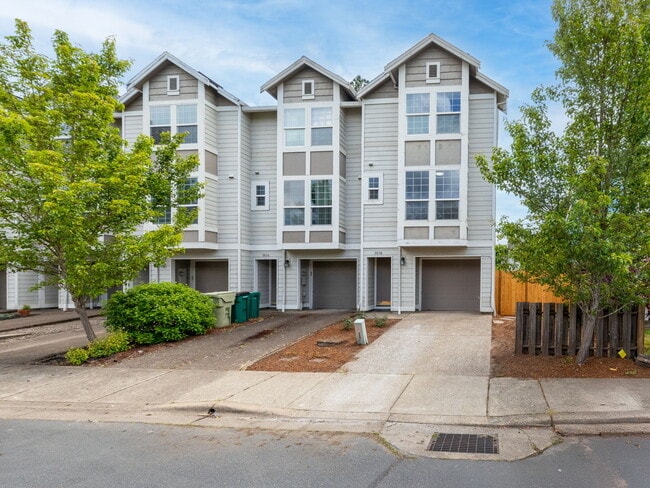Building Photo - 3938 SW 182nd Pl