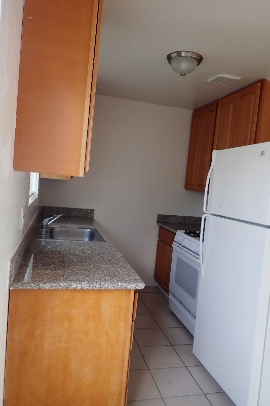 Building Photo - 731 Calvados Ave