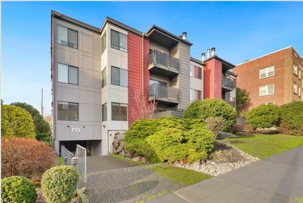 Building Photo - 613 4th Ave W
