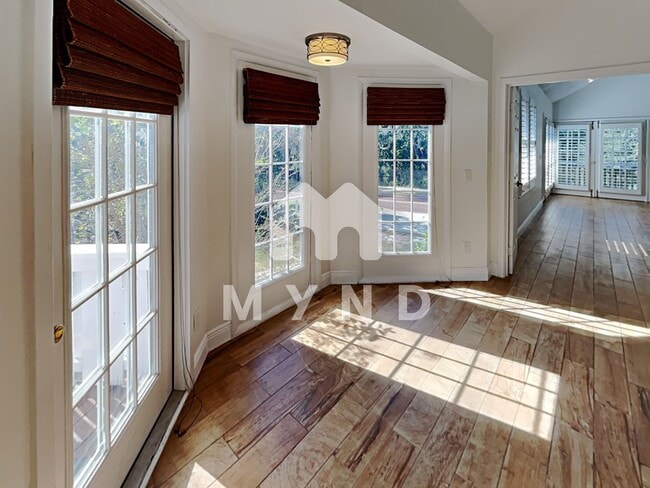 Building Photo - 1308 S Pennsylvania Ave Unit 3