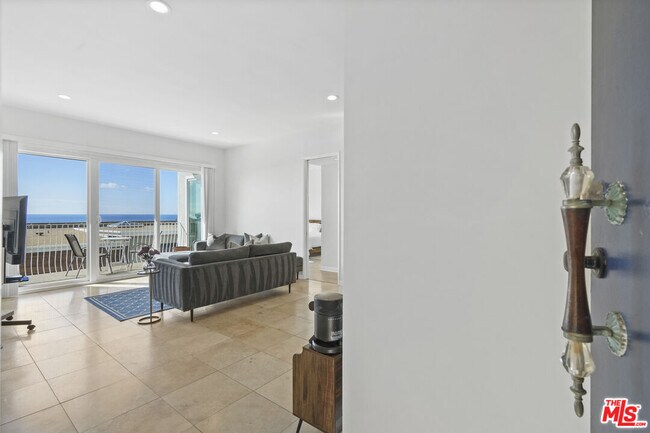 Foto del edificio - 18103 Coastline Dr