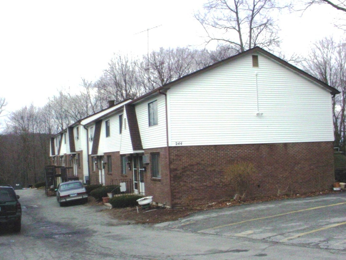 Primary Photo - 244 Scott Rd