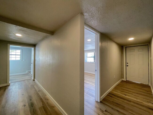 Foto del edificio - Built-Strong Big?Spring Residence – Durability Meets All-Season Comfort