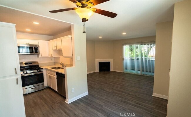 Foto del edificio - 4406 Cahuenga Blvd