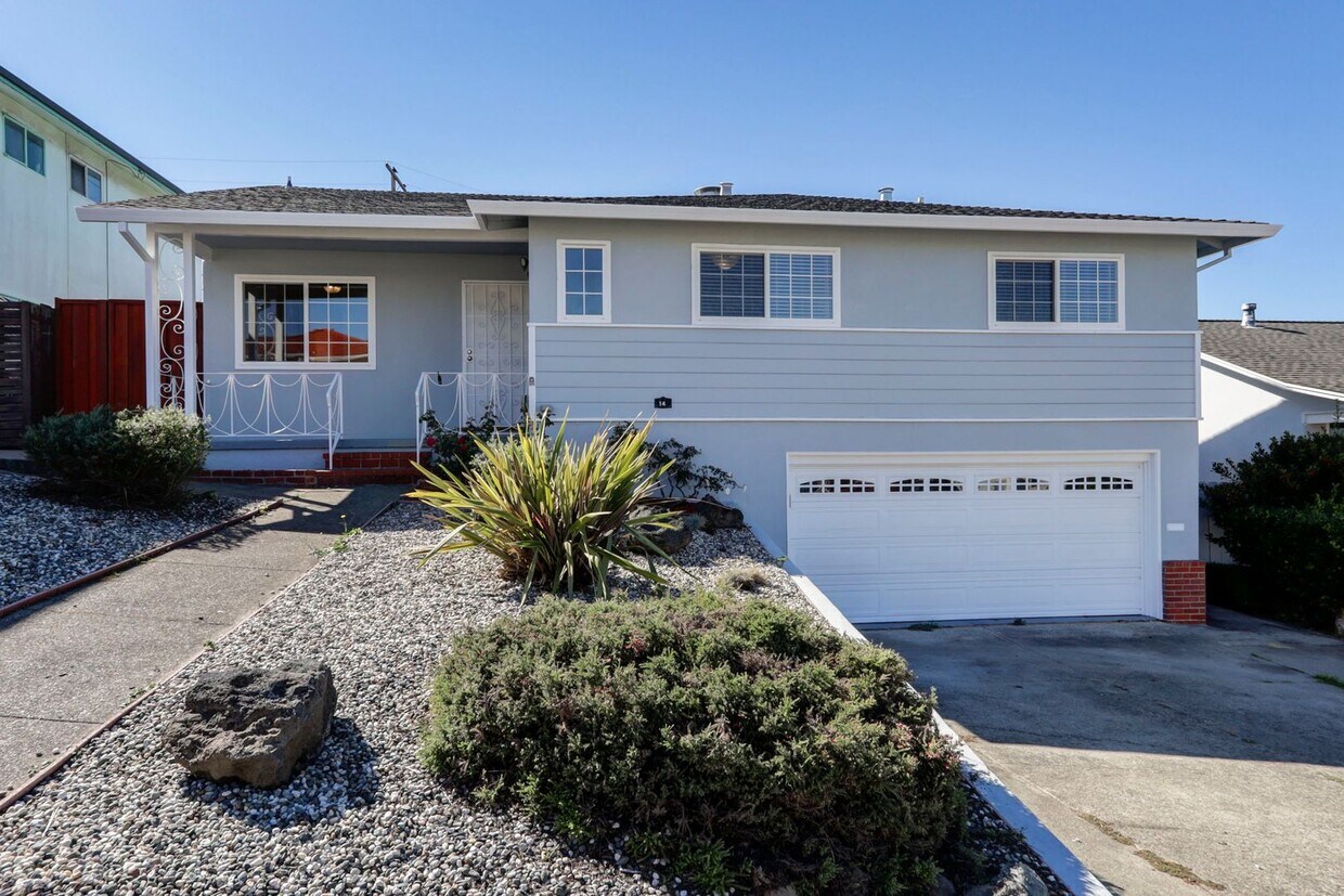 Primary Photo - 3 Bed / 2.5 Bath Millbrae home in the high...