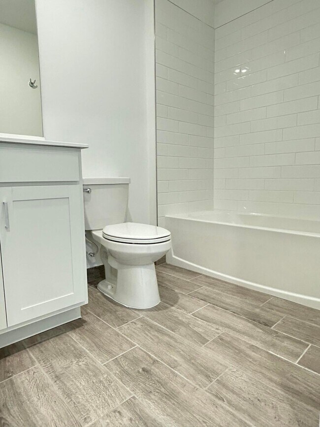 Foto del edificio - 4332 Pond Lily Ln