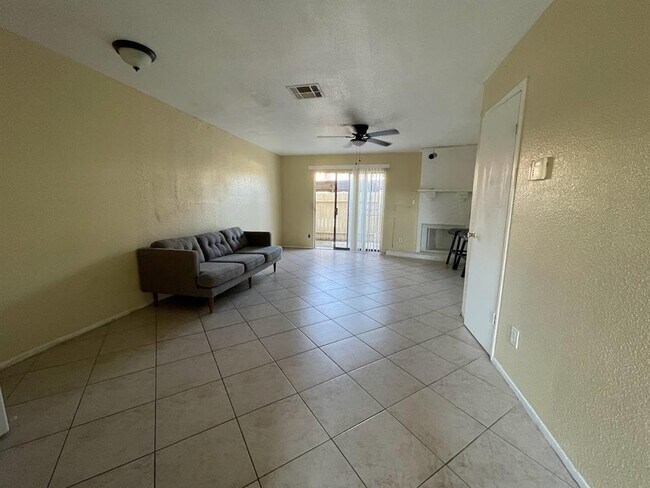 Building Photo - 8405 Wilcrest Dr