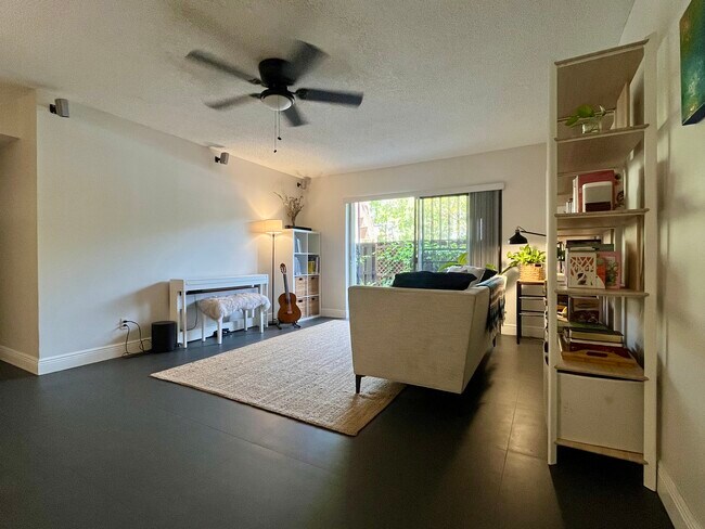 Foto del edificio - 13720 SW 90th Ave