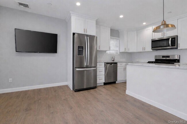 Foto del edificio - 616 E Broadway