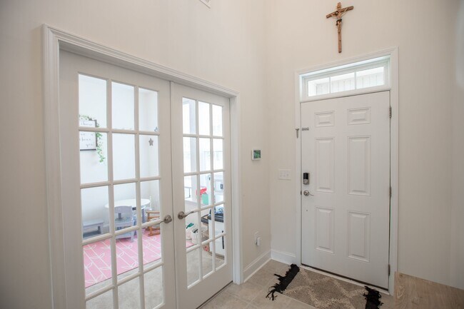 Foto del edificio - 838 Royal Oak Ln